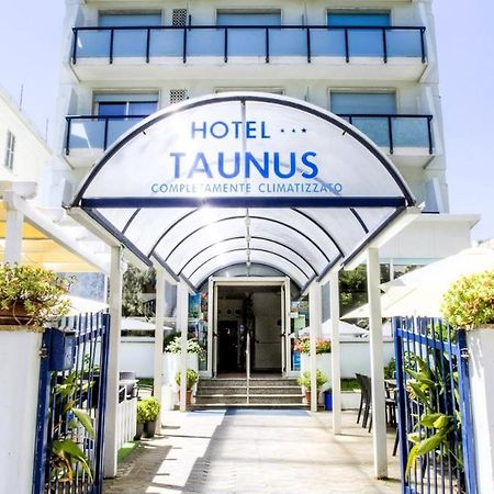 Hotel Taunus - Vista Mare Riccione Bagian luar foto