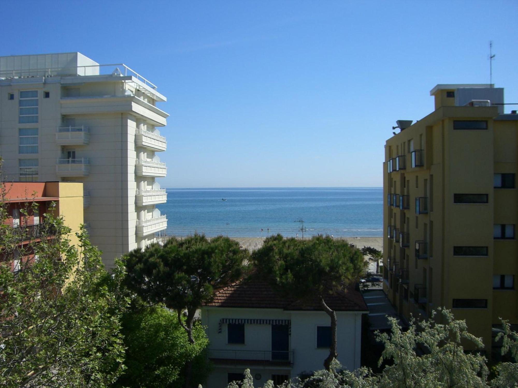 Hotel Taunus - Vista Mare Riccione Bagian luar foto