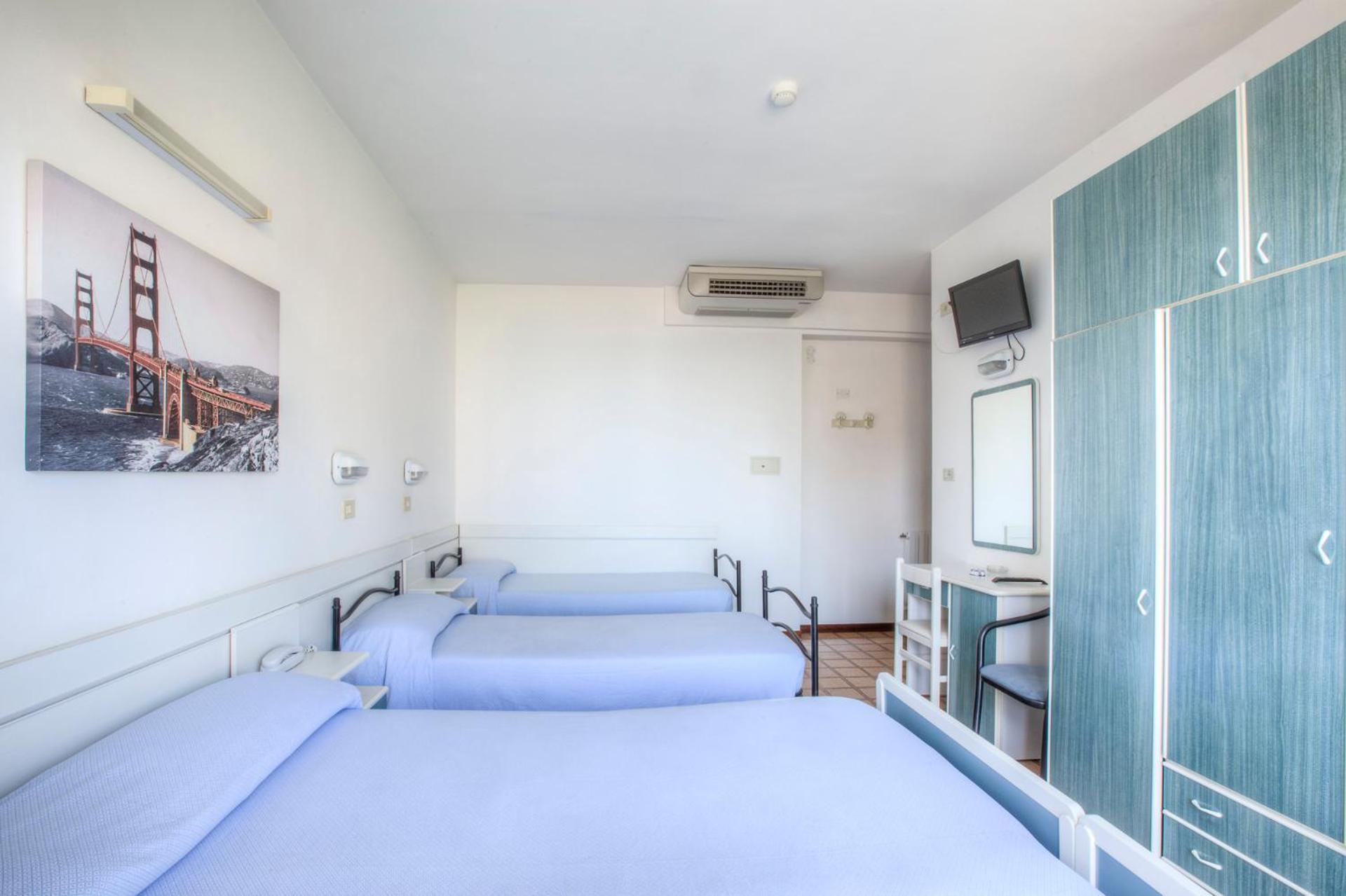 Hotel Taunus - Vista Mare Riccione Bagian luar foto