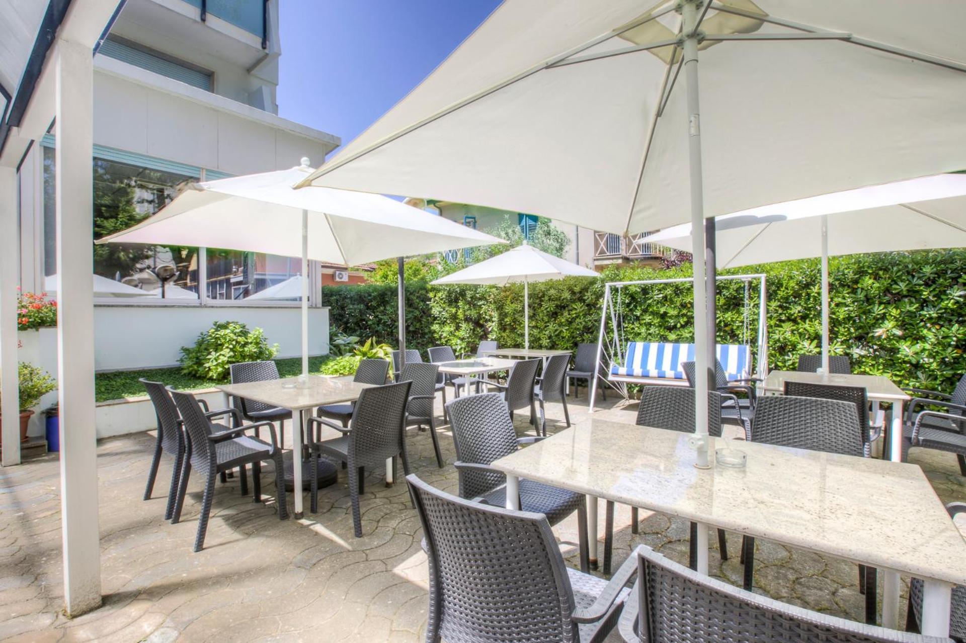Hotel Taunus - Vista Mare Riccione Bagian luar foto