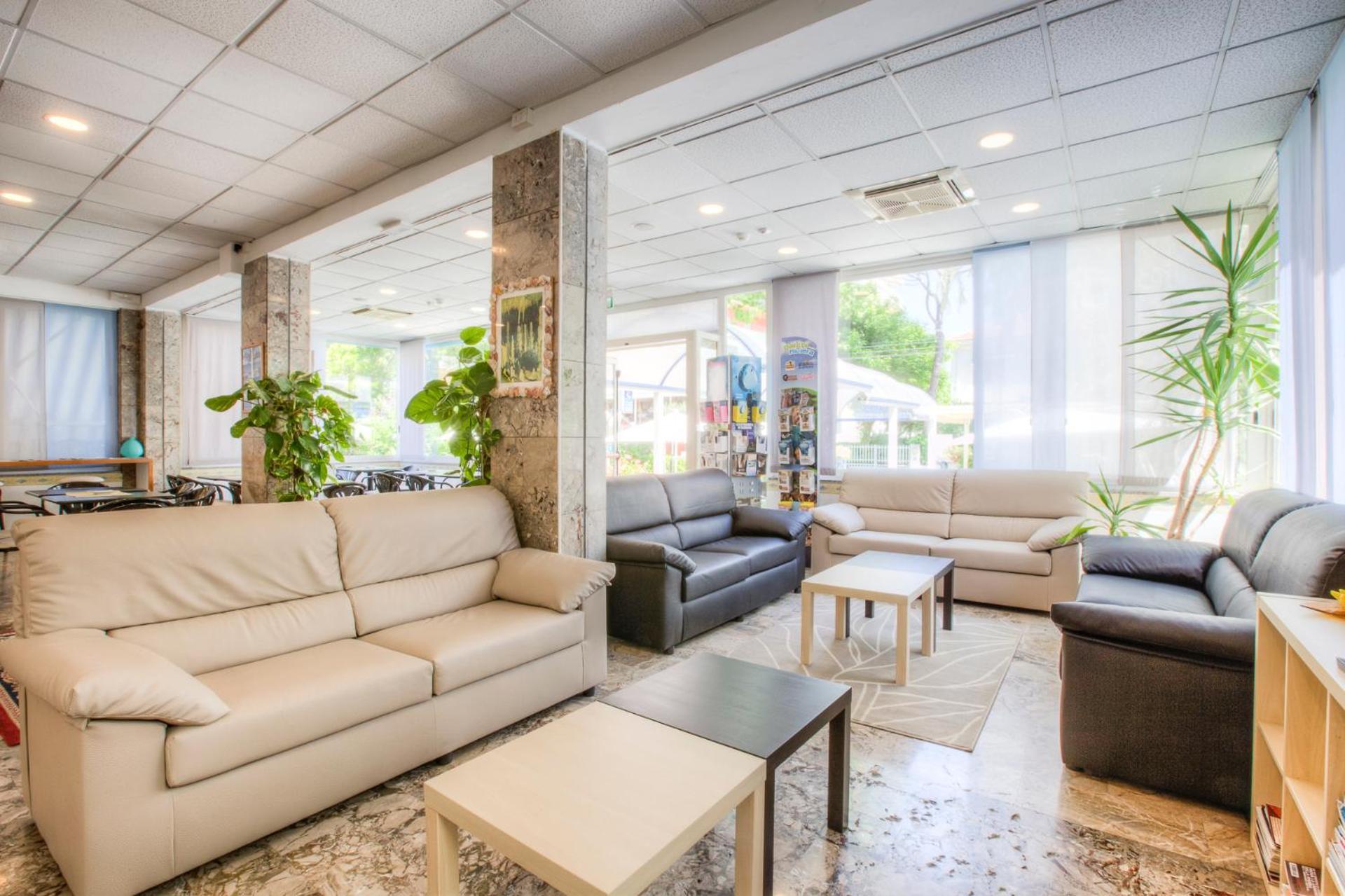 Hotel Taunus - Vista Mare Riccione Bagian luar foto
